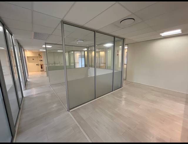 415.30M² OFFICE TO LET IN NEWLANDS